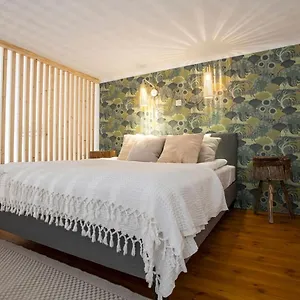 Danube Riverside Designer In Center Apartment
